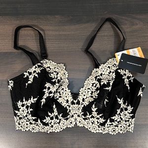 Wacoal Embrace Lace Underwire Bra 34DD Black & Cream